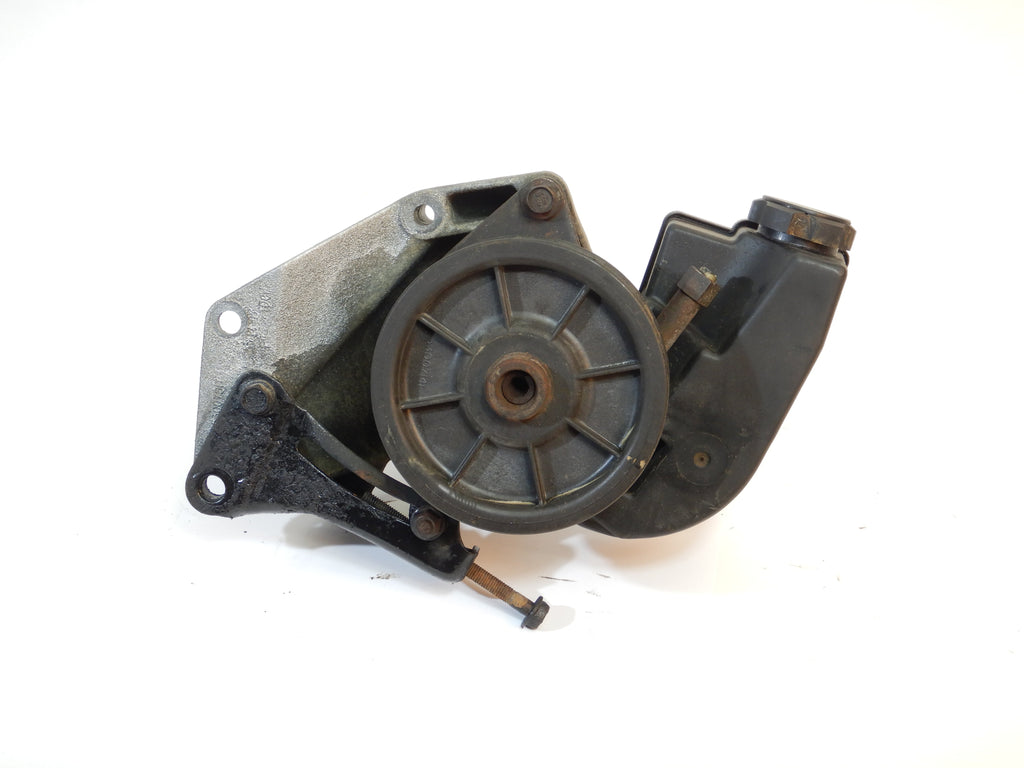87-90 Cherokee XJ Power Steering Pump With Belt Engine Tension Bracket