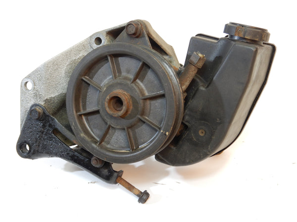 87-90 Cherokee XJ Power Steering Pump With Belt Engine Tension Bracket