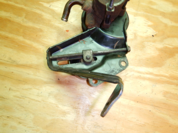 97-02 Wrangler TJ 2.5 4 Cylinder Power Steering Pump Tensioner Bracket Pulley 53010148 52088018