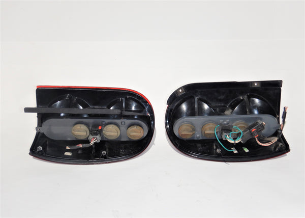05-07 Liberty KJ Tail Light Taillight Lamp Pair Set Driver Passenger 55157060 55157061