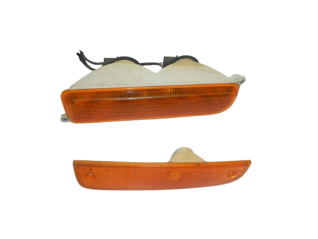 97-01 Jeep Cherokee XJ Passenger Front Turn Signal Light Lamp Indicator