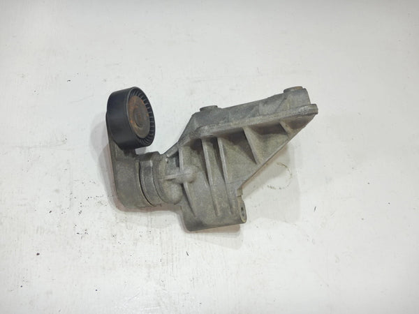99-04 Grand Cherokee WJ  4.0 6 cyl. Belt Tensioner Alternator Engine Bracket Pulley Tension