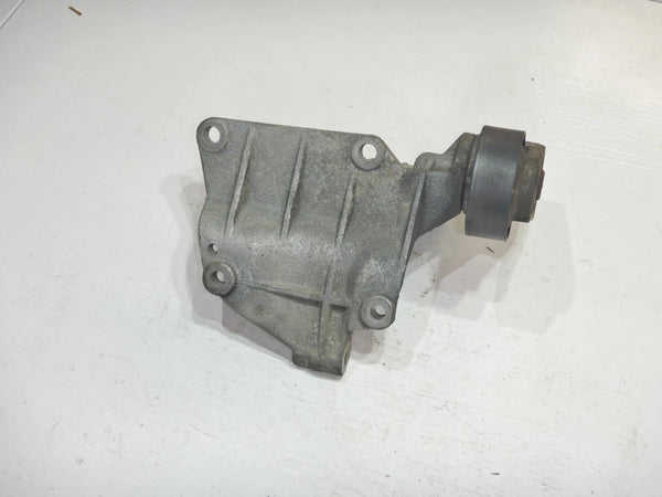 99-04 Grand Cherokee WJ  4.0 6 cyl. Belt Tensioner Alternator Engine Bracket Pulley Tension