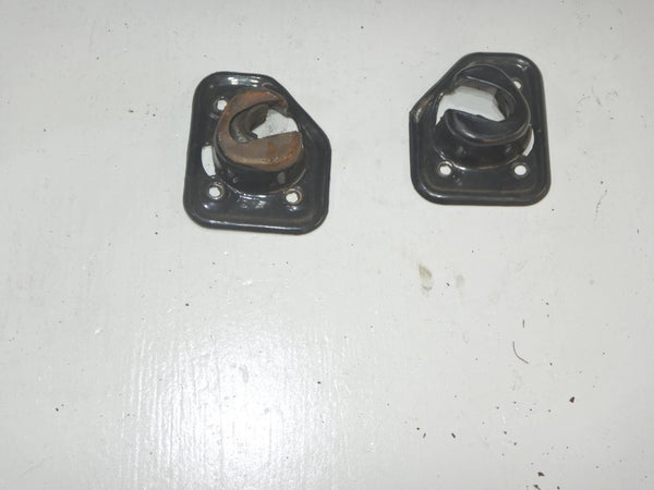 84-01 Cherokee XJ Driver Pass Rear Bench Seat Bracket Lock Latch Striker Pair