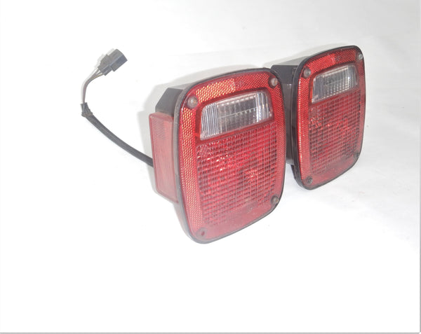 98-06 Wrangler TJ Jeep Tail Light Taillight Lamp Brake Set 56018648 56018649
