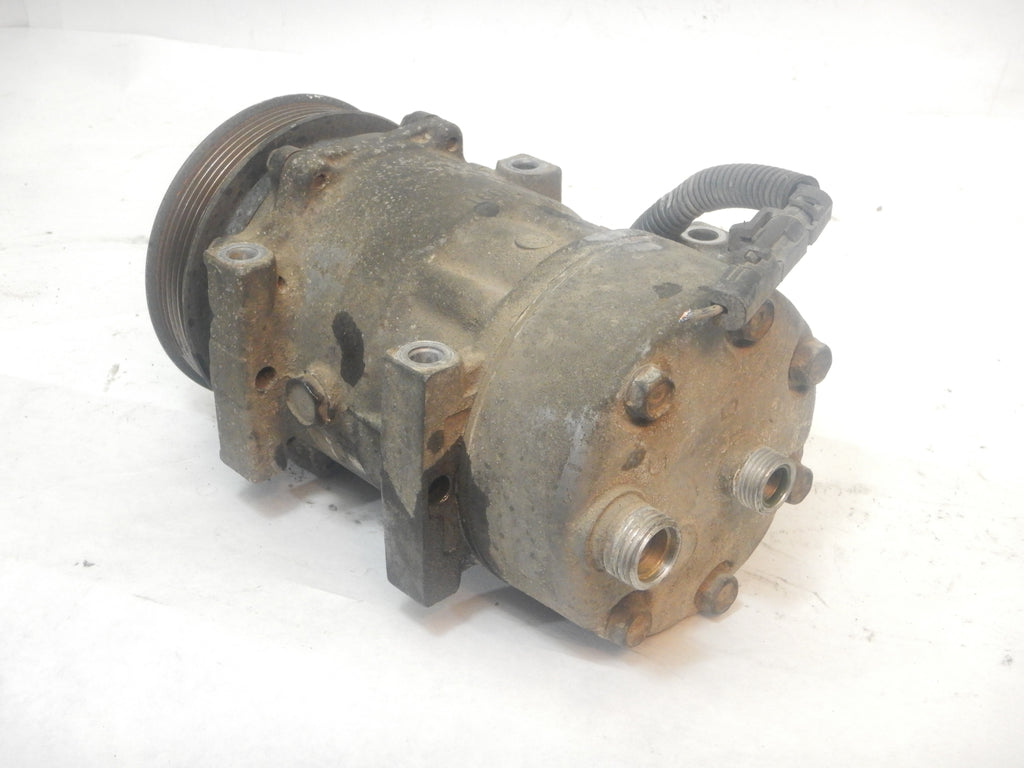 94-96 Cherokee XJ Jeep AC Compressor 4.0 2.5