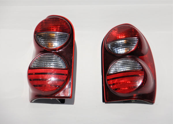 05-07 Liberty KJ Tail Light Taillight Lamp Pair Set Driver Passenger 55157060 55157061