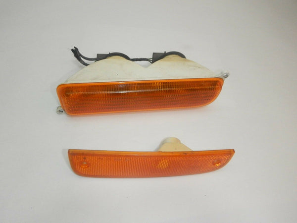 97-01 Cherokee XJ Jeep Passenger Right Front Turn Signal Light Lamp Indicator